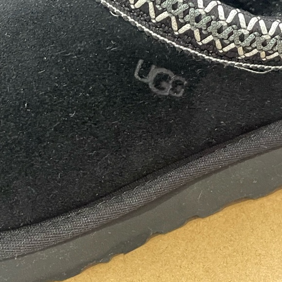 Ugg Tasman women’s slipper size 7 Black suede - Picture 5 of 12